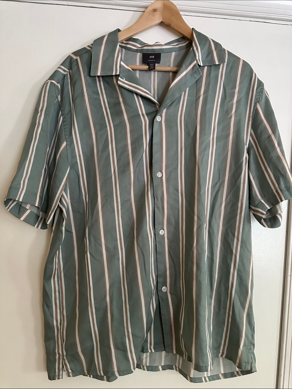 H&M Men's Short-Sleeve Stripe Button-Up Shirt